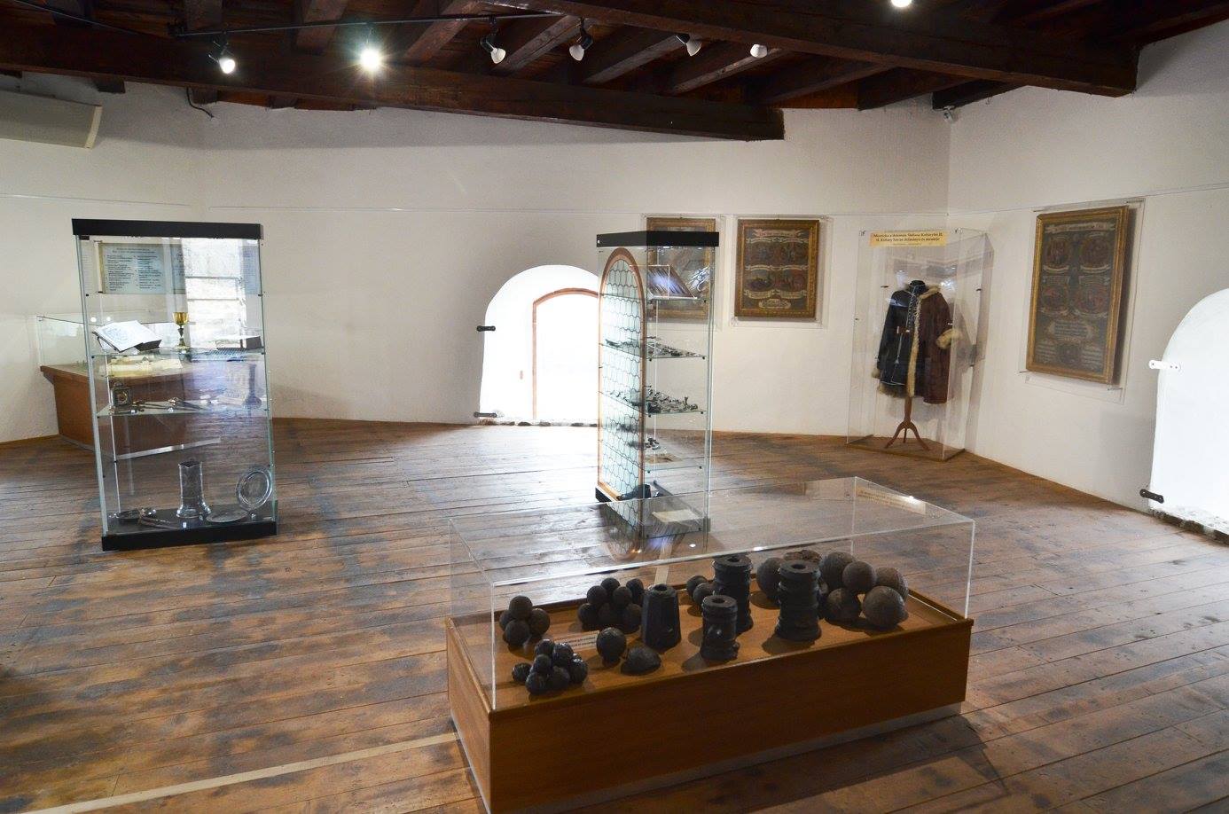 6- Hradné múzeum vo Fiľakove - Füleki Vármúzeum.jpg