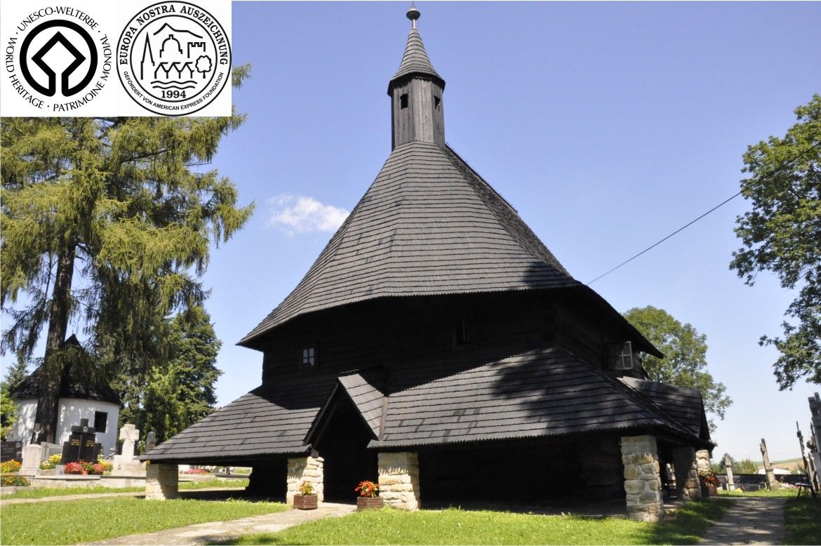 Gotický drevený kostol.jpg