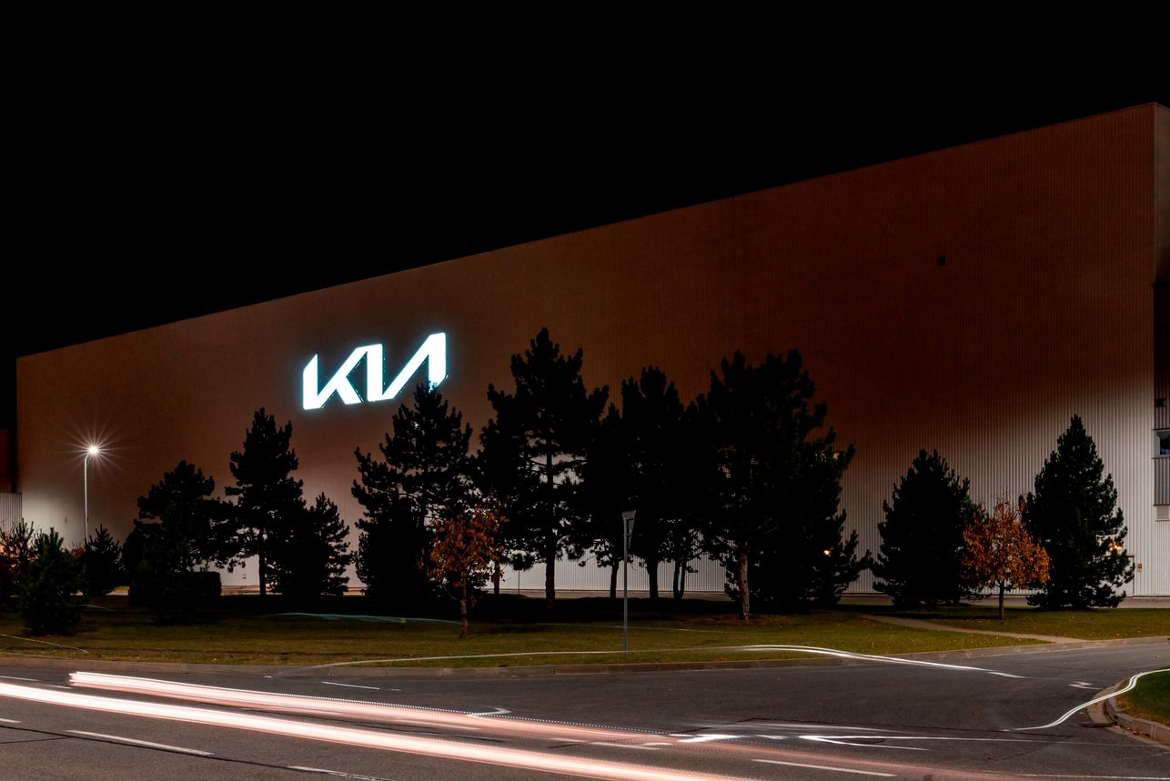 Kia logo.jpg