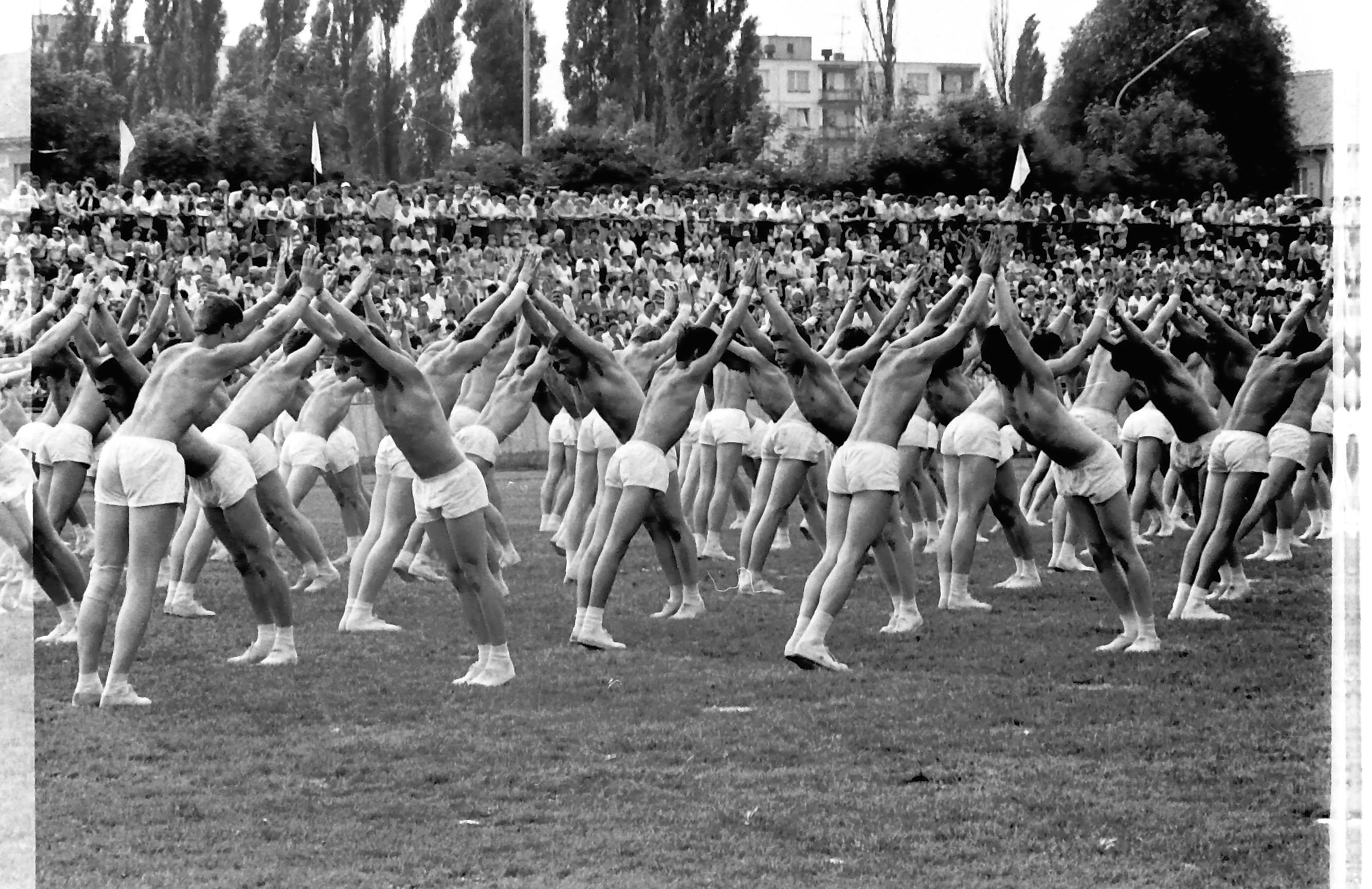 Spartakiáda na štadióne v Martine rok 1985_.jpg