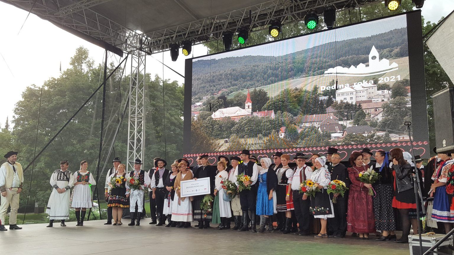 Výsledky súťaže Dedina roka 2021 vyhlásili ešte v septembri 2021 na podujatí Slovenský deň kroja foto dedinaroka.sk.jpg