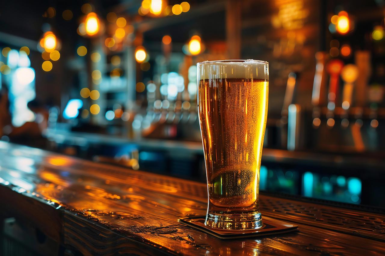 glass-beer-bar-counter-pub-restaurant.jpg
