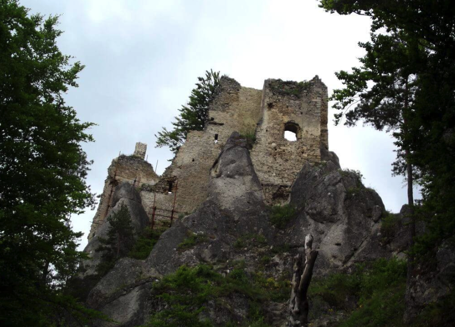 hrad hričov.png