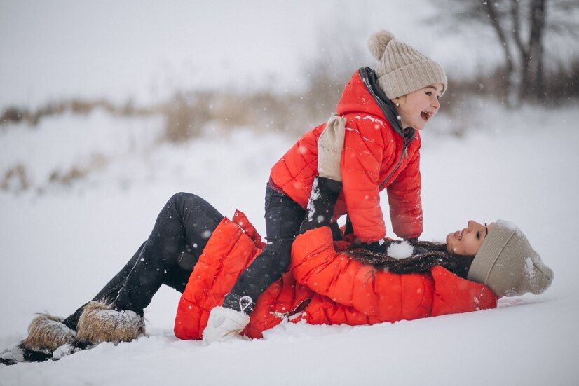 mother-daughter-playing-winter-park_1303-13080.jpg