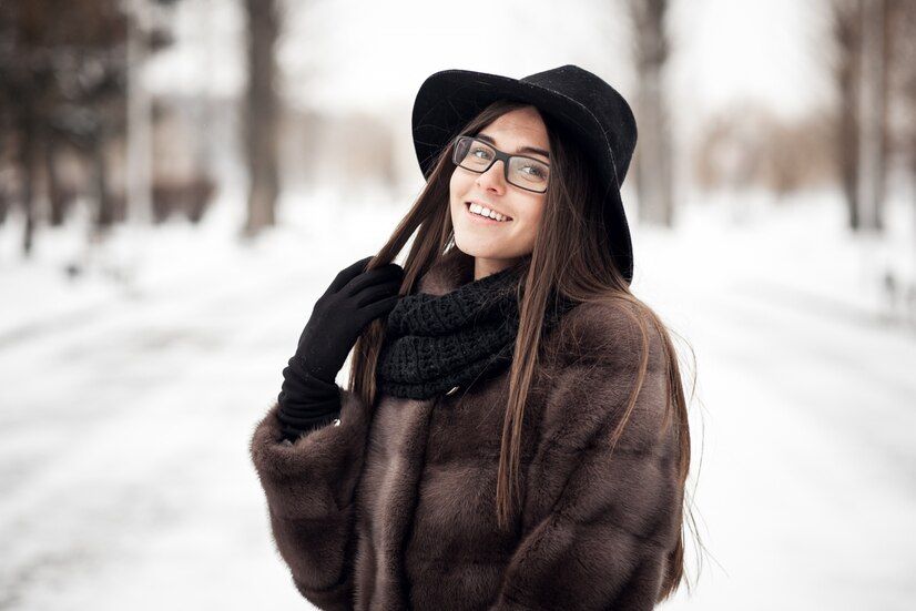 white-happ-woman-winter-portrait_1303-2051.jpeg